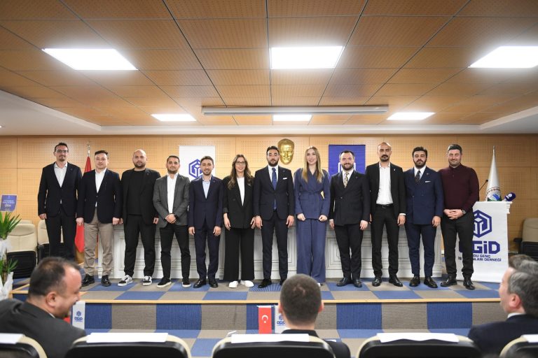 f76de08b-b9e4-476e-8bba-e48fbc20dcee